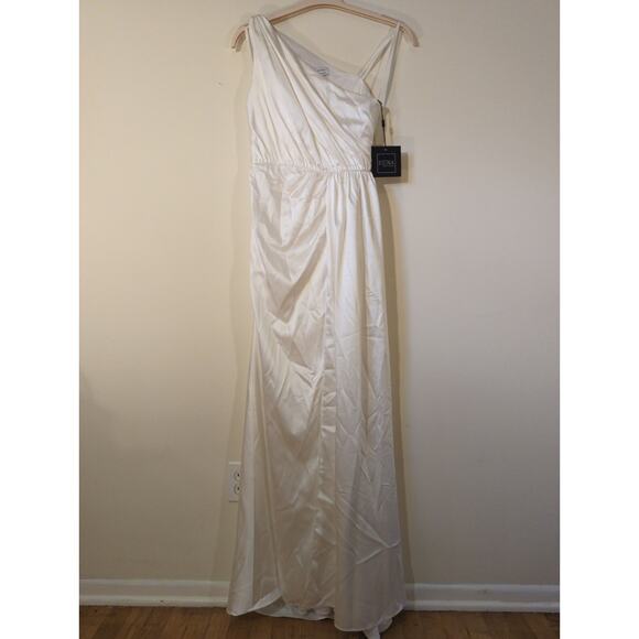 NWT Mac Duggal Sz 2 White Gathered One Shoulder Satin Faux Wrap Gown - Picture 3 of 5
